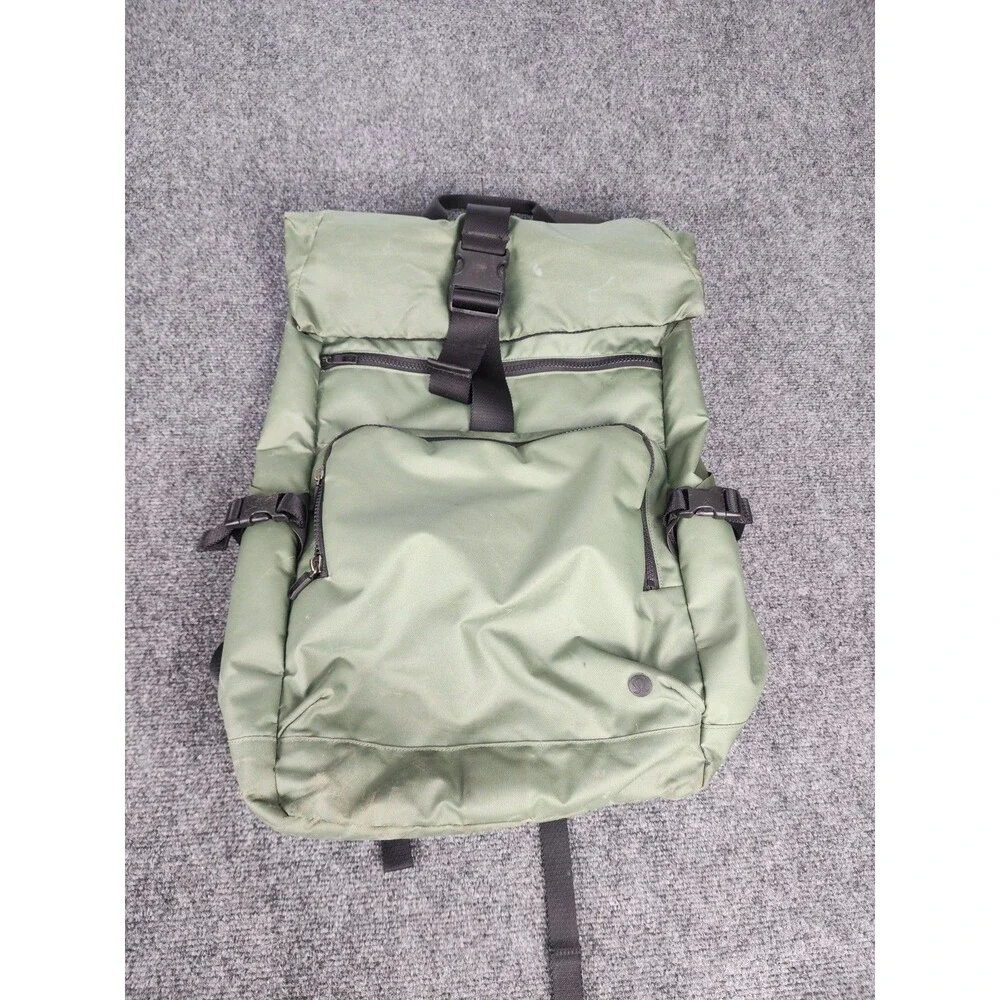 Lululemon Not Lost Backpack 27L Green Outside is good~ 0Inside has some peeling.